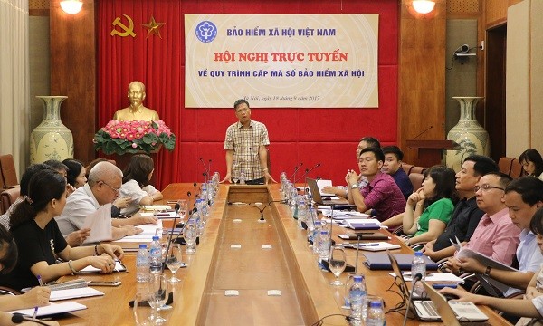 Phó Tổng Giám đốc Trần Đình Liệu phát biểu tại hội nghị trực tuyến toàn quốc về quy trình cấp mã số Bảo hiểm xã hội.