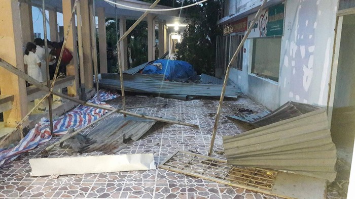 Một khu vực tại Bệnh viện Đa khoa khu vực Ninh Hòa bị ảnh hưởng của bão số 12.