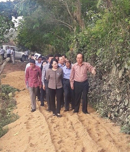 Đường vào trạm y tế xã An Định- huyện Tuy An- Tỉnh Phú Yên bị ngập sâu 3m sau bão số 12.