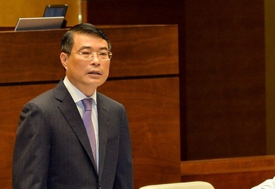 Thống đốc Ngân hàng Nhà nước - ông Lê Minh Hưng trả lời chất vấn tại Quốc hội. ảnh: Trung tâm thông tin Quốc hội.