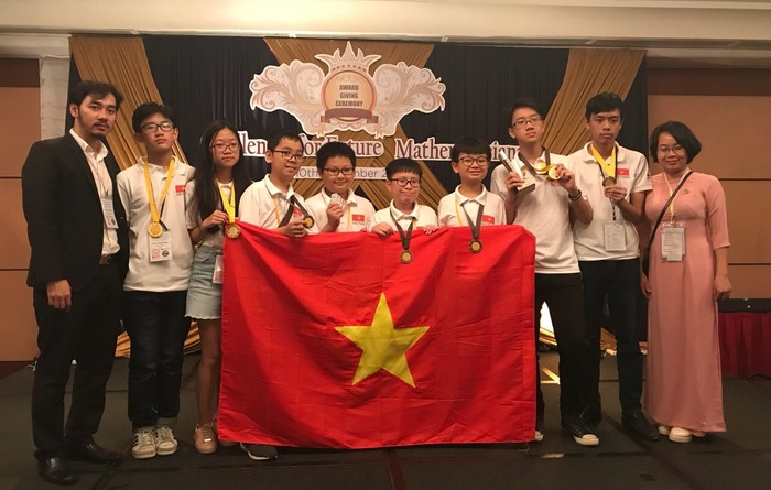 Cả 8 học sinh Trường Trung học Cơ sở Giảng Võ (Ba Đình, Hà Nội) đều đoạt giải tại cuộc thi “Thử thách cho Các nhà Toán học Tương lai” 2017 tổ chức tại Malaysia.