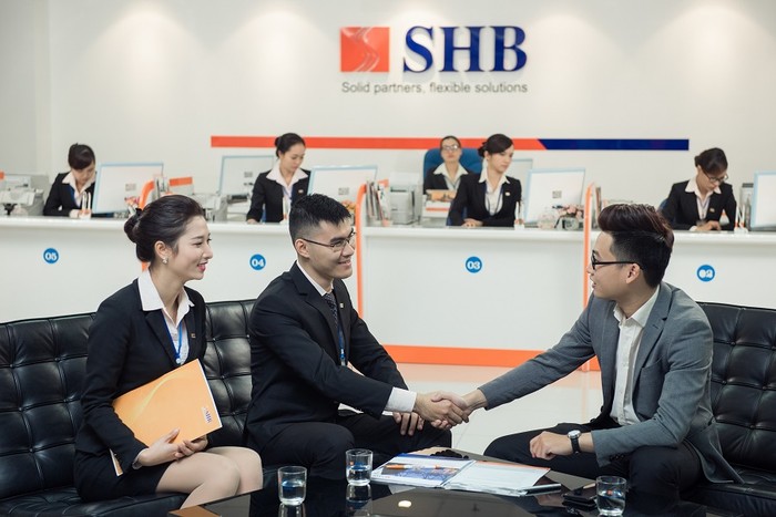 Chủ tịch Đỗ Quang Hiển luôn đề cao vai trò của đội ngũ nhân sự, coi việc phát triển đội ngũ cán bộ nhân viên là yếu tố quan trọng trong thành công của SHB.