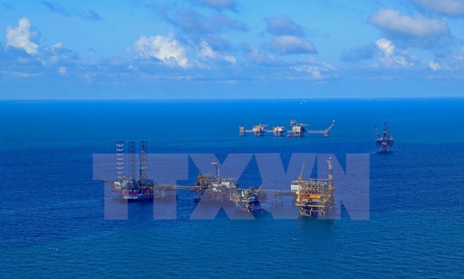 Quy định về đầu tư ra nước ngoài trong hoạt động dầu khí có hiệu lực từ 1/1/2018. ảnh: TTXVN.
