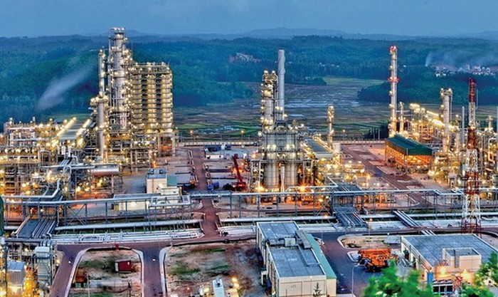 Nhà máy Lọc dầu Dung Quất.