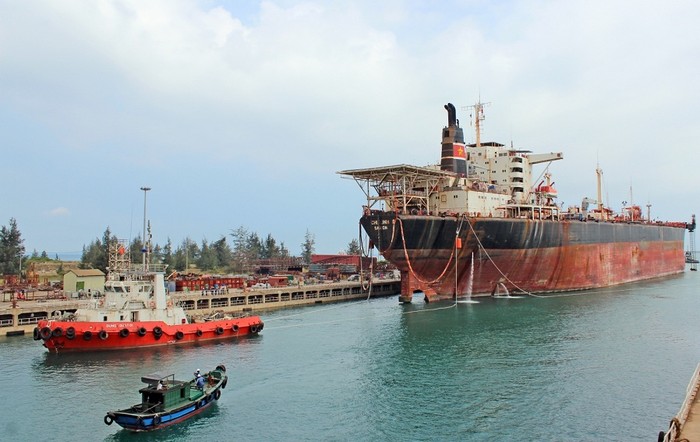 FSO Chí Linh khi được đưa về DQS sửa chữa vào tháng 4/2018.