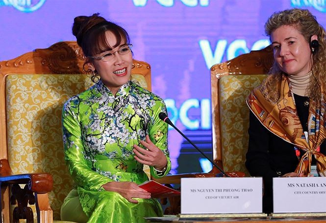 Bà Nguyễn Thị Phương Thảo cùng Tổng giám đốc Citibank là hai nữ diễn giả được yêu thích tại Hội nghị Thượng đỉnh Kinh doanh Việt Nam. ảnh: TN.