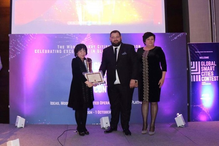 Viện sĩ - Tiến sĩ Nguyễn Thị Thanh Nhàn đã được trao giải thưởng xuất sắc nhất “Ý tưởng, mô hình và hệ thống tích hợp về quốc gia thông minh nhất thế giới”.