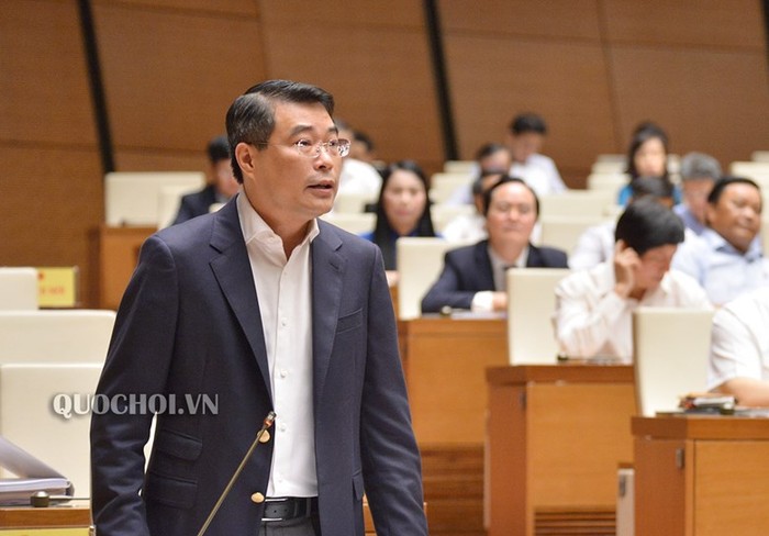 Thống đốc Lê Minh Hưng trả lời chất vấn tại Quốc hội. ảnh: quochoi.vn