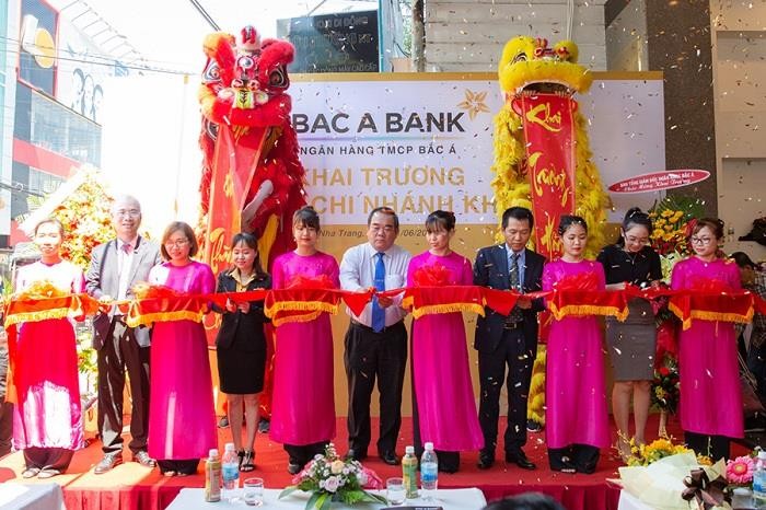 Nghi lễ cắt băng khai trương BAC A BANK - Chi nhánh Khánh Hòa.