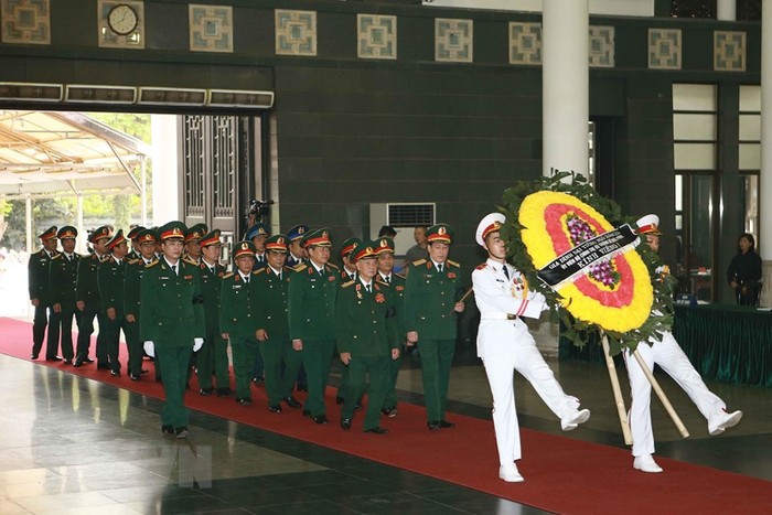 Đoàn đại biểu Quân Ủy Trung ương và Bộ Quốc phòng do Đại tướng Lương Cường, Bí thư Trung ương Đảng, Chủ nhiệm Tổng cục Chính trị Quân đội nhân dân Việt Nam dẫn đầu viếng Trung tướng Đồng Sỹ Nguyên.