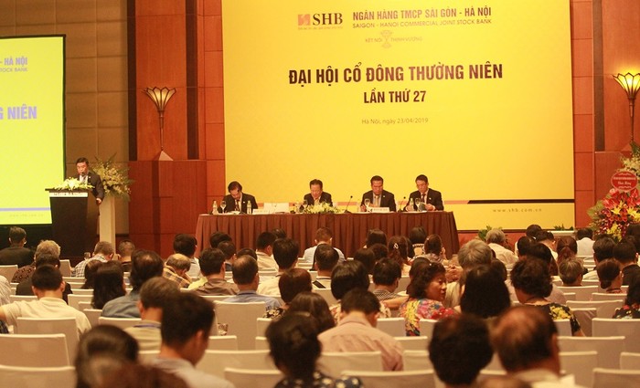 Ông Nguyễn Văn Lê – Tổng Giám đốc SHB báo cáo kết quả hoạt động kinh doanh năm 2018 và kế hoạch hoạt động năm 2019 với mục tiêu lợi nhuận trước thuế tăng 46,51%.