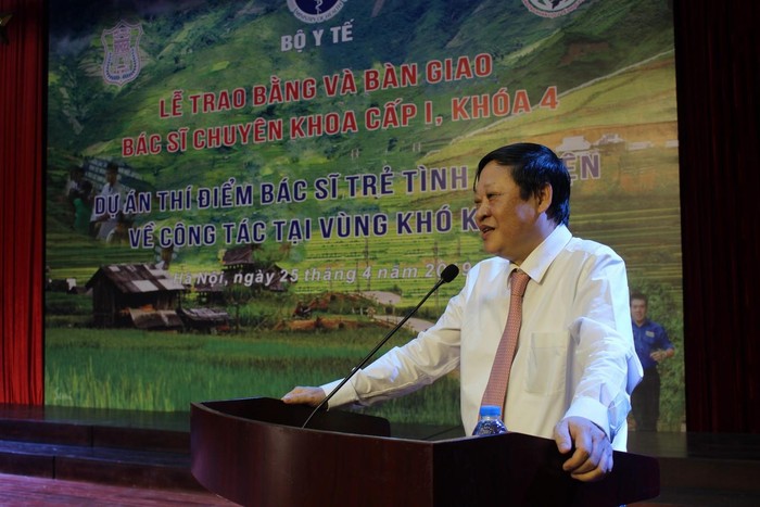 Thứ trưởng Nguyễn Viết Tiến cho biết, ngành y tế đang nỗ lực đưa các bác sĩ trẻ giỏi chuyên môn đến với nhiều vùng khó khăn. ảnh: moh.gov.vn