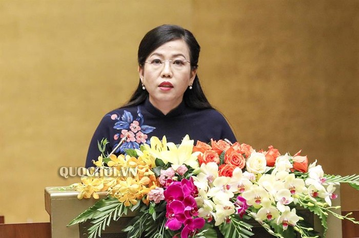 Bà Nguyễn Thanh Hải - Trưởng Ban Dân nguyện trình bày báo cáo tại Quốc hội. ảnh: quochoi.vn