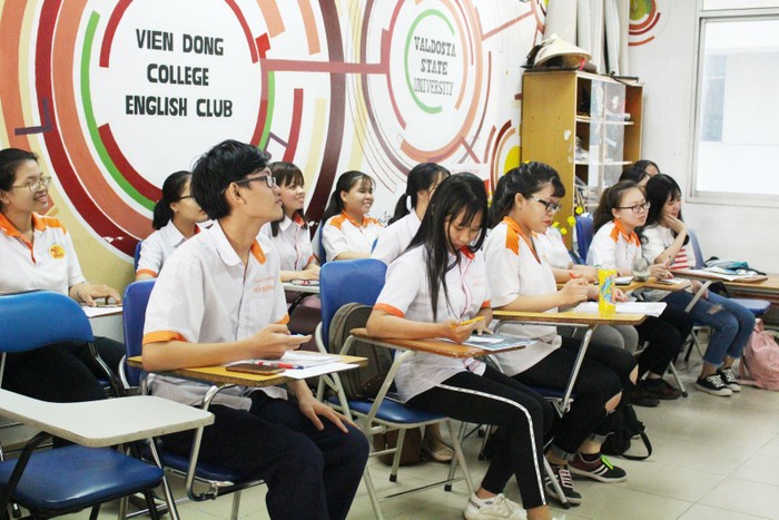 Câu lạc bộ Ngoại ngữ cũng là một điểm mạnh tại Cao đẳng Viễn Đông.