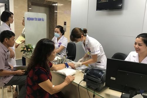 Tính chung 5 tháng đầu năm 2019 có 72,561 triệu lượt người khám chữa bệnh bảo hiểm y tế. ảnh: Văn Nam.