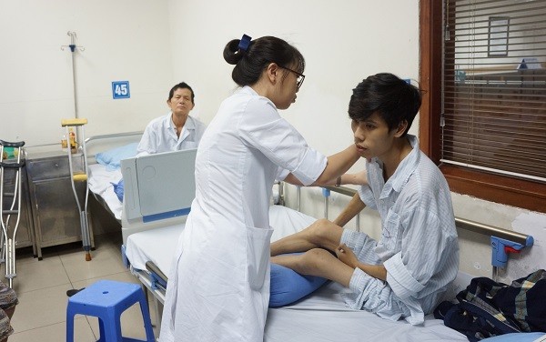 Bệnh nhân Nguyễn Văn Tuyên: &quot;Thẻ Bảo hiểm y tế đã thân thuộc với tôi từ tấm bé&quot;.