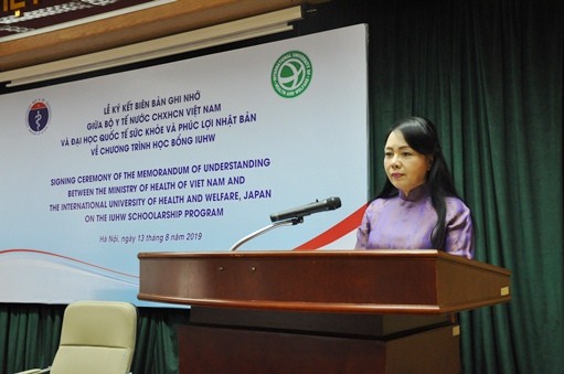 Bộ trưởng Nguyễn Thị Kim Tiến phát biểu tại lễ ký kết.