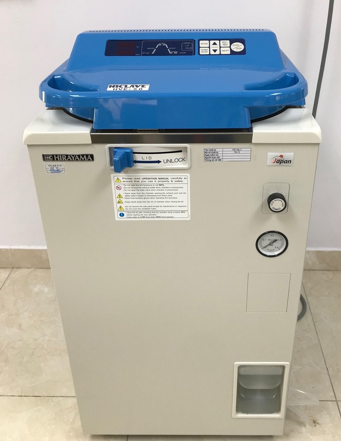 Một trong những tủ kỹ thuật dùng để vô trùng các thiết bị trước khi thực hiện quy trình kiểm tra mẫu nước.