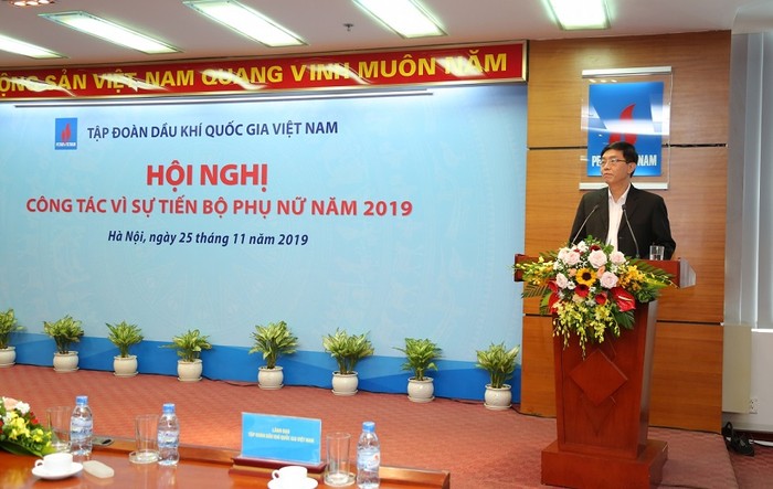 Đồng chí Trần Quang Dũng - Trưởng ban Truyền thông và Văn hóa doanh nghiệp PVN phát biểu tại hội nghị.