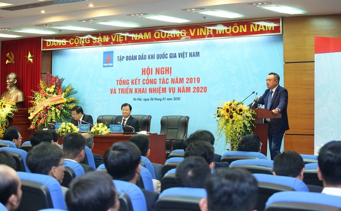 Ông Trần Sỹ Thanh - Chủ tịch Hội đồng thành viên Tập đoàn PVN thay mặt toàn thể cán bộ nhân viên tập đoàn cảm ơn sự quan tâm của lãnh đạo Đảng, Chính phủ