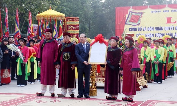 Lễ công bố và đón nhận Quyết định của Thủ tướng Chính phủ công nhận Tượng Mẫu Âu Cơ là bảo vật quốc gia. (Ảnh: Trung Kiên/TTXVN)