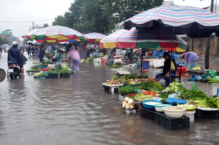 Người dân cần hết sức cảnh giác với vấn đề an toàn thực phẩm nhất là trong giai đoạn có mưa lũ.