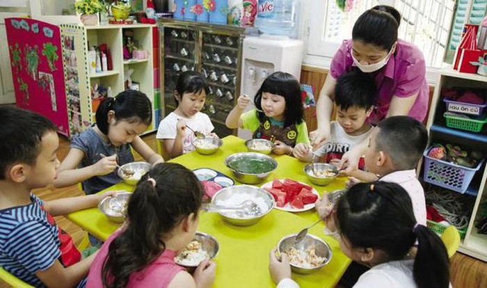 Nhiều cơ sở giáo dục chăm sóc bữa ăn rất tốt cho học sinh.
