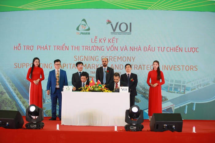 Đại diện Quỹ VOI và TV.Pharm ký kết hỗ trợ phát triển thị trường vốn và nhà đầu tư chiến lược.