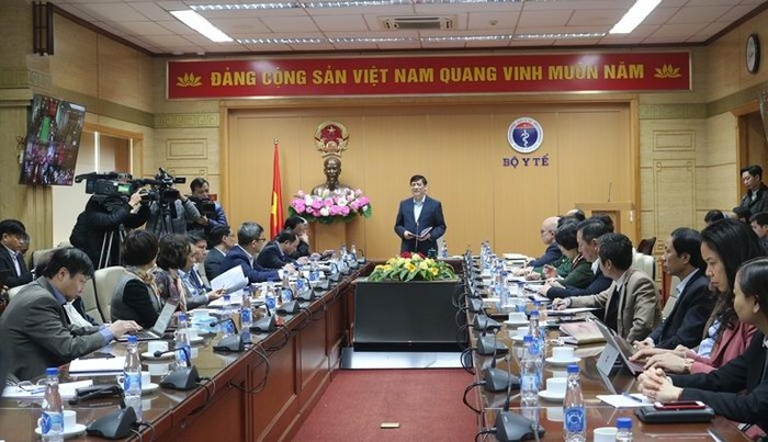 Bộ trưởng Nguyễn Thanh Long chủ trì cuộc họp tăng cường phòng chống Covid-19. ảnh: moh.gov.vn