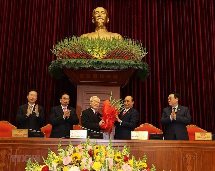Đồng chí Nguyễn Phú Trọng được tín nhiệm bầu giữ chức Tổng Bí thư khoá XIII. Ảnh: TTXVN.