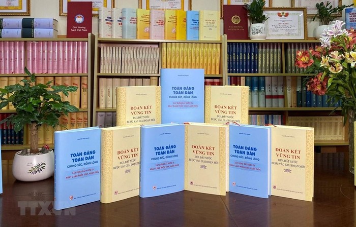 Nhà xuất bản Chính trị quốc gia Sự thật giới thiệu hai cuốn sách của Tổng Bí thư Nguyễn Phú Trọng. (Ảnh: TTXVN)