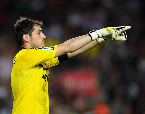 Casillas có lẽ chỉ đấu tranh cho đồng nghiệp thôi, chứ anh cũng chẳng phải lo quyền lợi của mình bị ảnh hưởng.