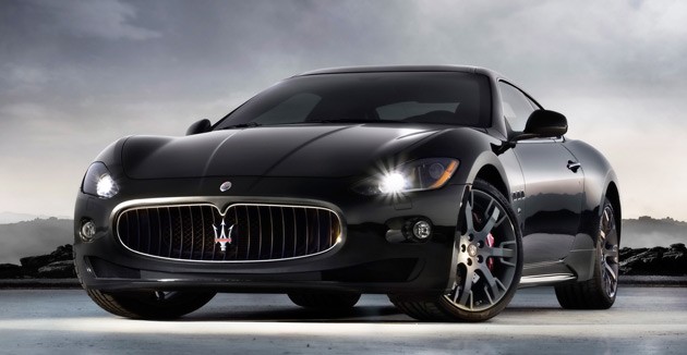 Maserati sau đó còn tặng siêu sao người Argentina một chiếc GranTurismo màu đen phiên bản 2009