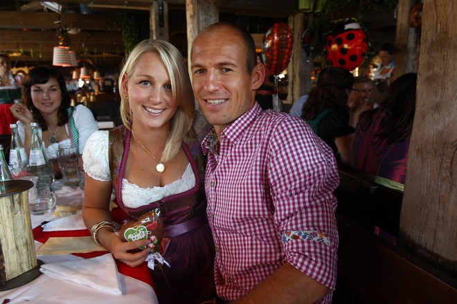 Robben bên cô vợ Bernadien