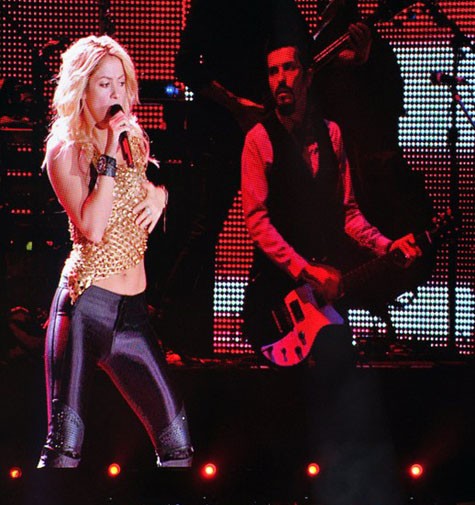 Shakira ở buổi lễ khai mạc sân Olympiysky