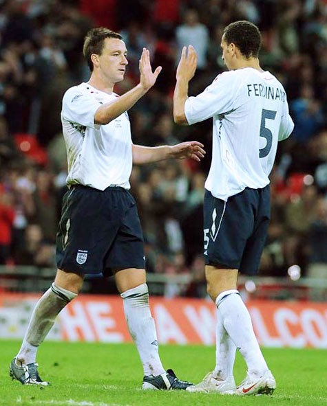 Đã từ lâu, Ferdinand và Terry không còn chung tiếng nói sau vụ tranh chấp băng đội trưởng ĐT Anh