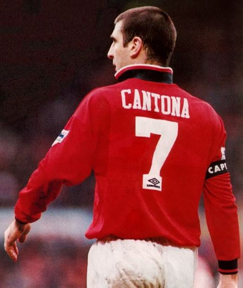 Cantona xuất hiện dấu hiệu bất ổn về tâm lý lẫn phong độ...