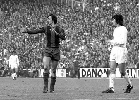 Cruyff trong trận đấu mà ông đã trả được món nợ cho Barca