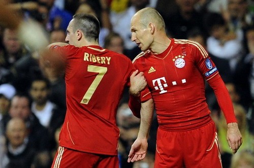 Robben và Ribery là những cá thể xuất sắc, nhưng họ vẫn cần một người đóng vai trò kết nối họ với nhau