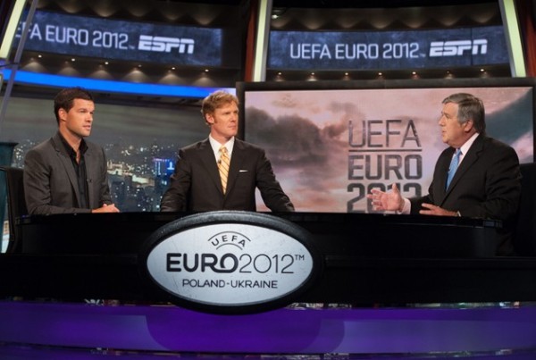 Viewers (người xem): EURO 2012 liên tục phá kỷ lục về số người xem trực tiếp qua truyền hình tại Nga, Ba Lan, Tây Ban Nha hay Đức.