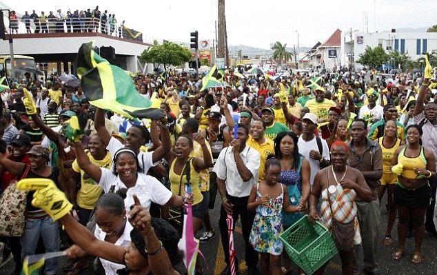 Còn ở quê nhà, hàng triệu người dân Jamaica đã mở hội vì anh