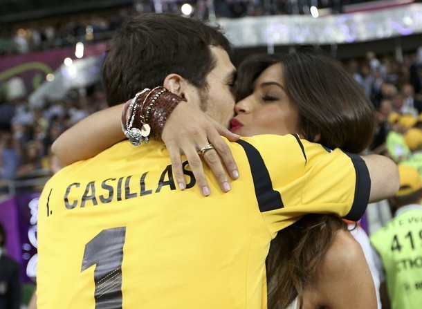 Nhờ Casillas mà Carbonero kiếm bộn