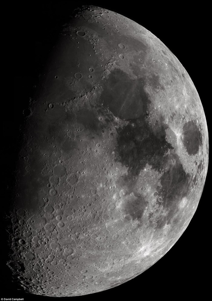 Hình ảnh cung cấp cái nhìn chi tiết về bề mặt Mặt trăng của nhiếp ảnh gia David Campbell