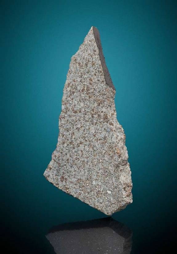 Thiên thạch Mbale được tìm thấy sau trận mưa thiên thạch tấn công thành phố Mbale, Nigeria năm 1992.