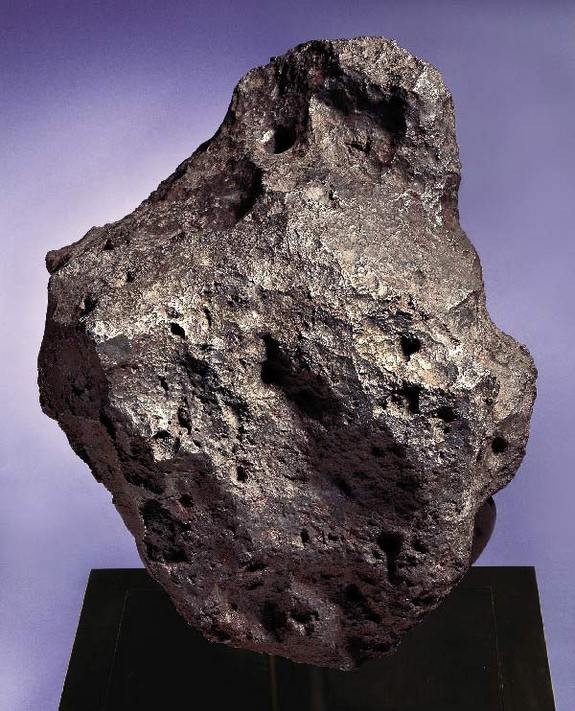 Thiên thạch sắt được tìm thấy ở Trung Quốc năng 721 kg