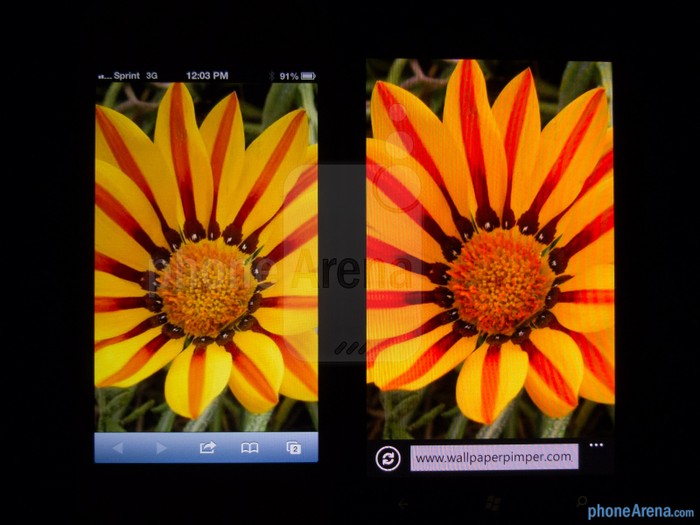 iPhone 5 (bên trái) và Lumia Nokia 900 (bên phải)