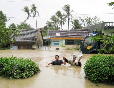 Lũ đang lên nhanh, các tỉnh từ Nghệ An đến Quảng Ngãi và khu vực Tây Nguyên cần đề phòng lở đất vùng núi, ngập lụt khu vực trũng. (Ảnh minh họa)
