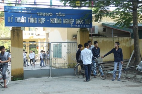 Trường PT Nguyễn Trực hiện đang sử dụng cơ sở vật chất của TT hướng nghiệp