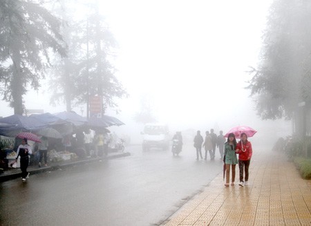 Ảnh hưởng của không khí lạnh, các tỉnh miền Bắc có sương mù và có mưa. (Ảnh minh họa)