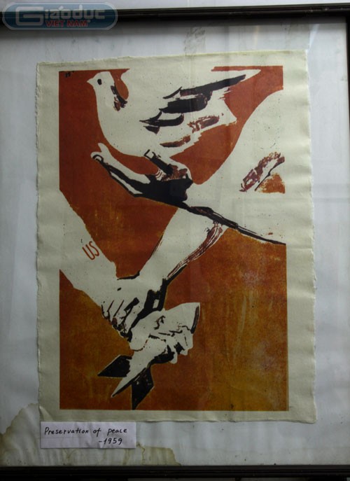 Một thông điệp vì thế giới hòa bình, không bom đạn chiến tranh được vẽ năm 1959.